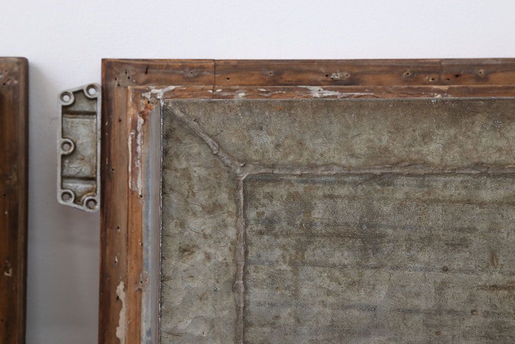 アンティーク 珍品 古い氷屋の冷蔵室のドア 2枚セット