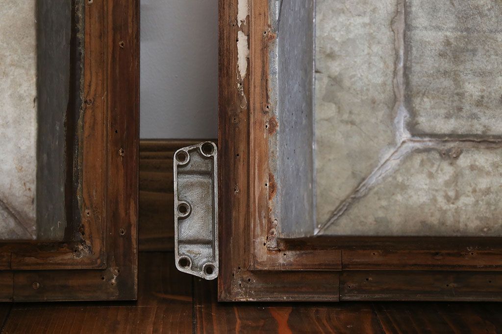 アンティーク 珍品 古い氷屋の冷蔵室のドア 2枚セット