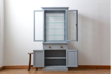 アンティーク家具　アンティークペイント　かわいいケビントガラスケース(ショーケース、収納棚)