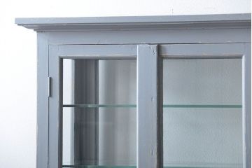 アンティーク家具　アンティークペイント　かわいいケビントガラスケース(ショーケース、収納棚)