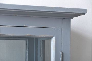 アンティーク家具　アンティークペイント　かわいいケビントガラスケース(ショーケース、収納棚)