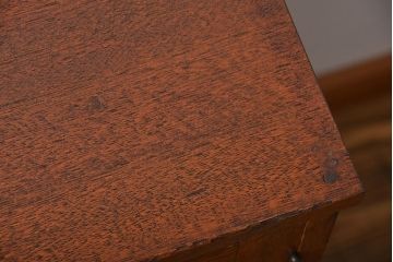 アンティーク家具　アンティーク モールガラス入り脚付き収納棚