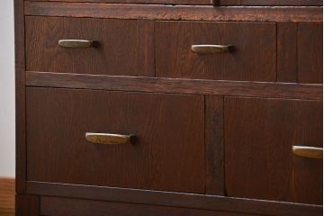 アンティーク家具　アンティーク モールガラス入り脚付き収納棚