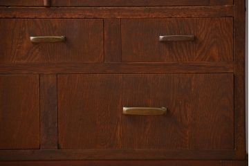 アンティーク家具　アンティーク モールガラス入り脚付き収納棚