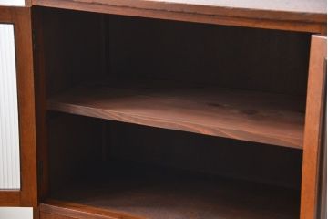 アンティーク家具　アンティーク モールガラス入り脚付き収納棚