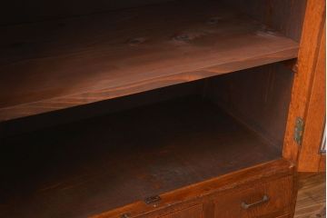 アンティーク家具　アンティーク モールガラス入り脚付き収納棚