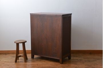 アンティーク家具　アンティーク モールガラス入り脚付き収納棚