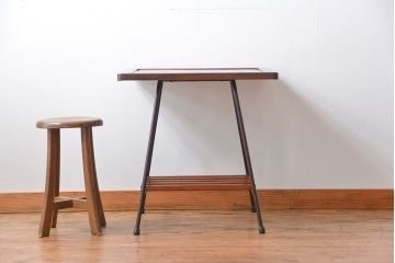 アンティーク家具　アンティーク 鉄脚のスクエアコーヒーテーブル(センターテーブル)