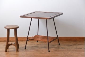 アンティーク家具　アンティーク 鉄脚のスクエアコーヒーテーブル(センターテーブル)
