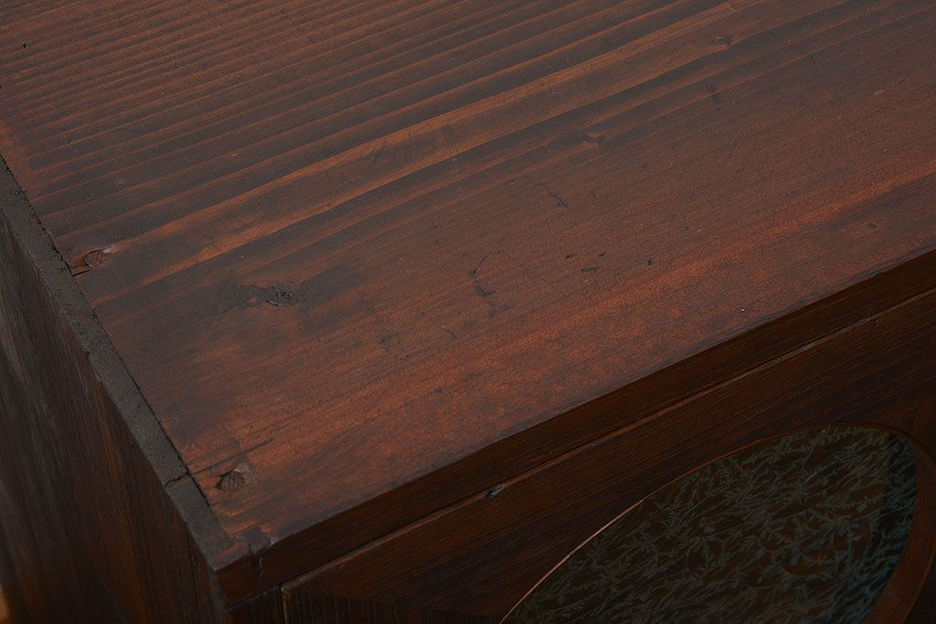 アンティーク家具　アンティーク 大正ロマン 丸窓の脚付きローボード(テレビボード)