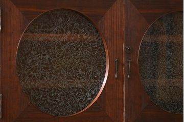 アンティーク家具　アンティーク 大正ロマン 丸窓の脚付きローボード(テレビボード)