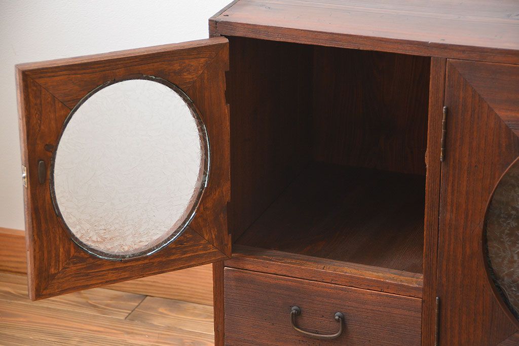 アンティーク家具　アンティーク 大正ロマン 丸窓の脚付きローボード(テレビボード)