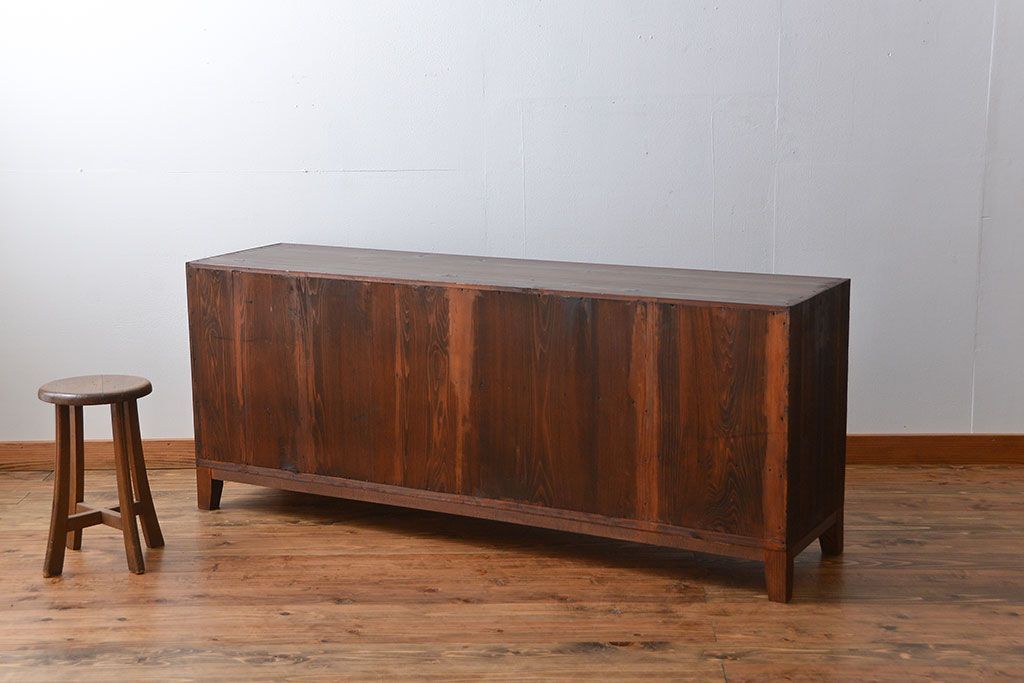 アンティーク家具　アンティーク 大正ロマン 丸窓の脚付きローボード(テレビボード)