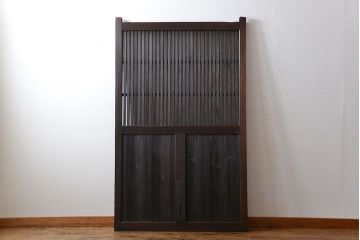 古民具・骨董　欅材とヒノキ材の格子蔵戸(扉、玄関戸)