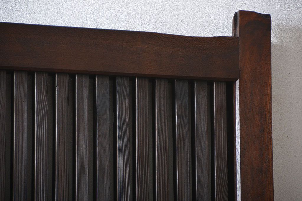 古民具・骨董　欅材とヒノキ材の格子蔵戸(扉、玄関戸)