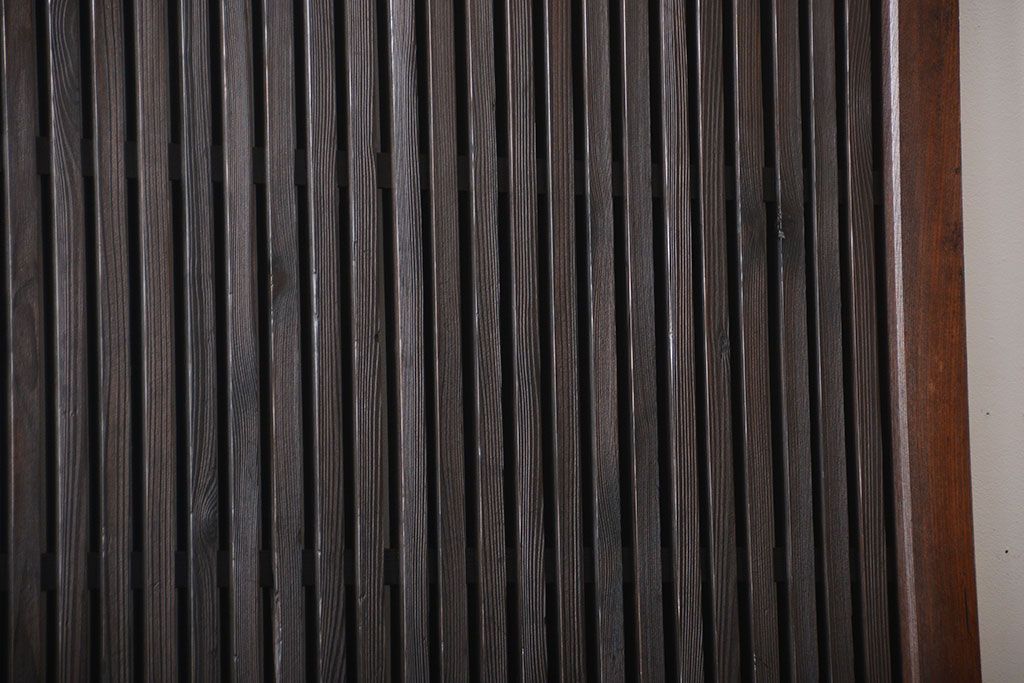 古民具・骨董　欅材とヒノキ材の格子蔵戸(扉、玄関戸)