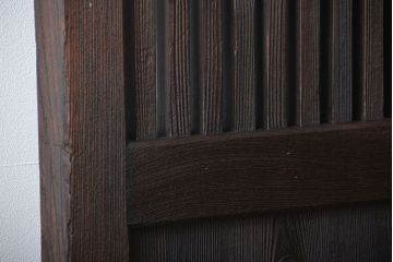 古民具・骨董　欅材とヒノキ材の格子蔵戸(扉、玄関戸)