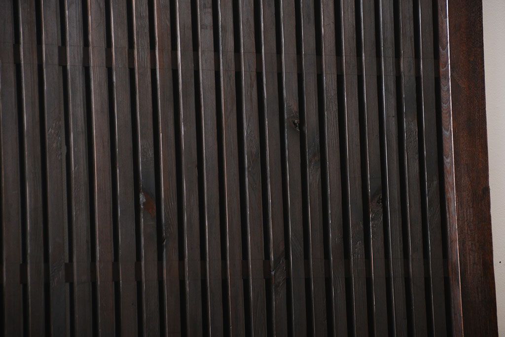 古民具・骨董　欅材とヒノキ材の格子蔵戸(扉、玄関戸)