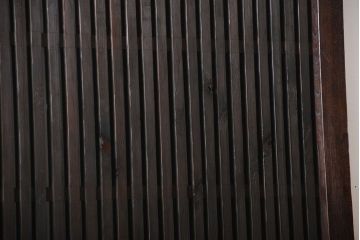 古民具・骨董　欅材とヒノキ材の格子蔵戸(扉、玄関戸)