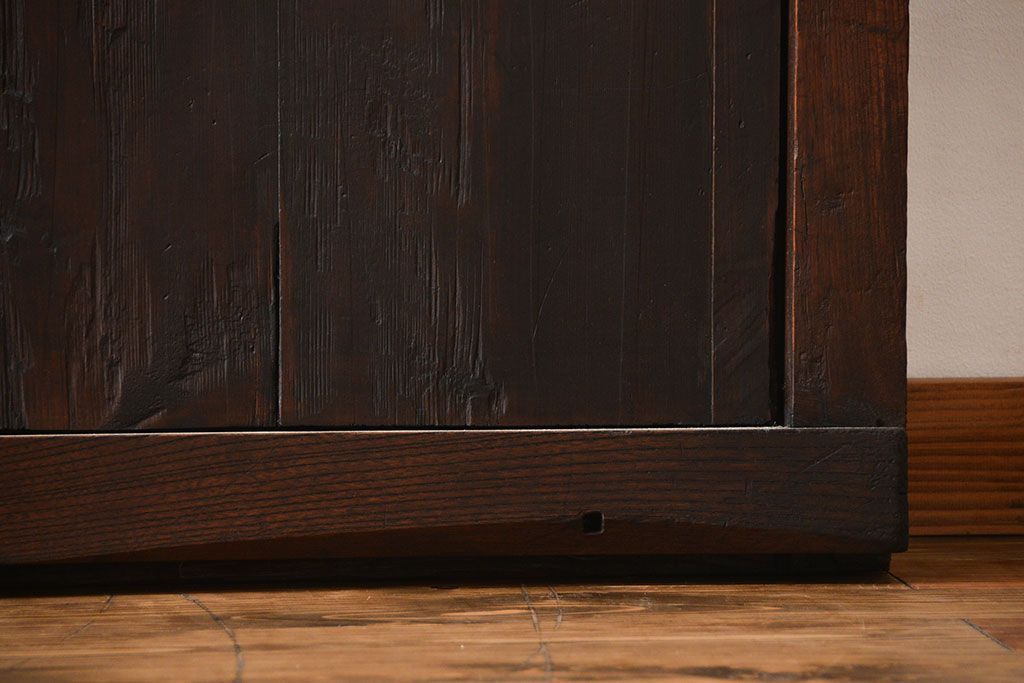 古民具・骨董　欅材とヒノキ材の格子蔵戸(扉、玄関戸)