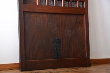 古民具・骨董　総欅材のマス目格子蔵戸(きつね格子、狐格子、玄関戸)