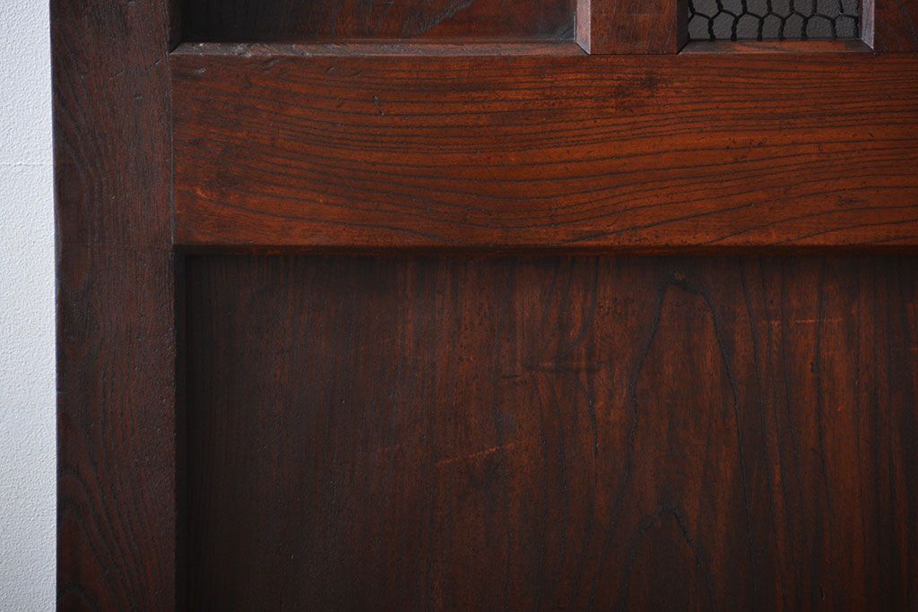 古民具・骨董　総欅材のマス目格子蔵戸(きつね格子、狐格子、玄関戸)