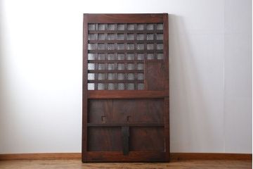 古民具・骨董　総欅材のマス目格子蔵戸(きつね格子、狐格子、玄関戸)