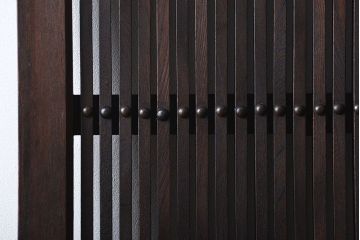 アンティーク 古い木の欅材の格子蔵戸(玄関戸)