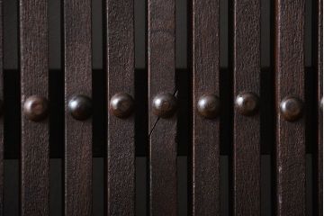 アンティーク 古い木の欅材の格子蔵戸(玄関戸)