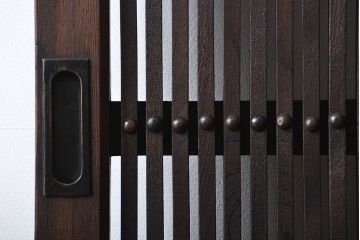 アンティーク 古い木の欅材の格子蔵戸(玄関戸)