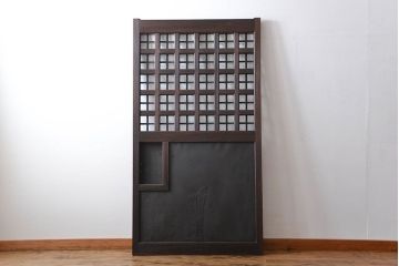 古民具・骨董　欅材の鉄帯付き格子蔵戸(ガラス入り)(玄関戸)