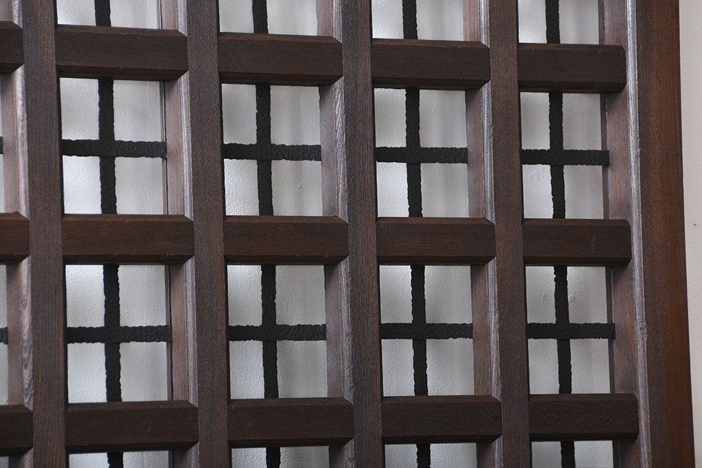 古民具・骨董　欅材の鉄帯付き格子蔵戸(ガラス入り)(玄関戸)