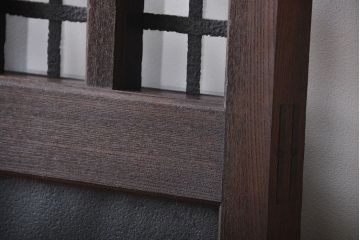 古民具・骨董　欅材の鉄帯付き格子蔵戸(ガラス入り)(玄関戸)