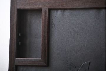 古民具・骨董　欅材の鉄帯付き格子蔵戸(ガラス入り)(玄関戸)