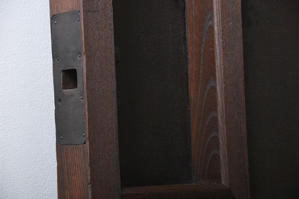 古民具・骨董　欅材の鉄帯付き格子蔵戸(ガラス入り)(玄関戸)