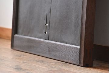 古民具・骨董　欅材の鉄帯付き格子蔵戸(ガラス入り)(玄関戸)