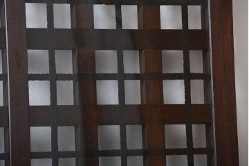 古民具・骨董　欅材の鉄帯付き格子蔵戸(ガラス入り)(玄関戸)