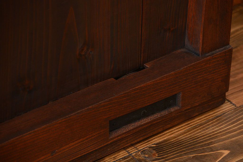 古民具・骨董　欅材の鉄帯付き格子蔵戸(ガラス入り)(玄関戸)