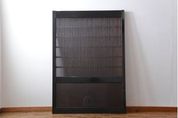 古民具・骨董　繊細な格子の上質な蔵戸(玄関戸)