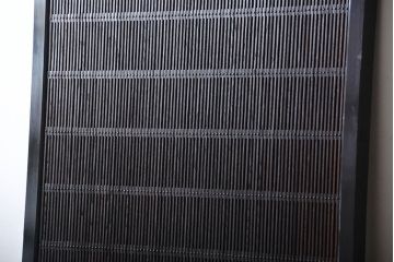 古民具・骨董　繊細な格子の上質な蔵戸(玄関戸)