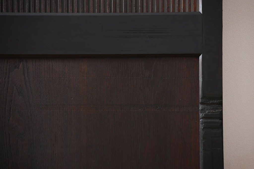 古民具・骨董　繊細な格子の上質な蔵戸(玄関戸)