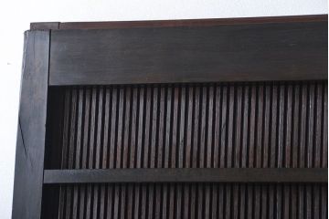 古民具・骨董　繊細な格子の上質な蔵戸(玄関戸)