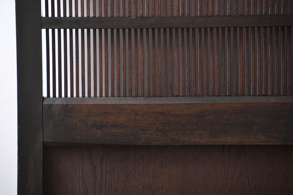 古民具・骨董　繊細な格子の上質な蔵戸(玄関戸)