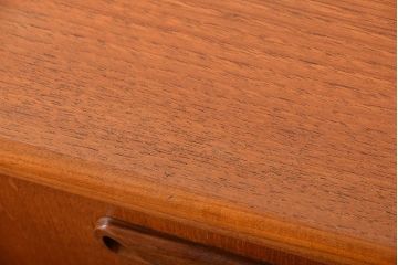 北欧家具　G-PLAN(ジープラン)チーク材サイドボード(サイドキャビネット、リビングボード)