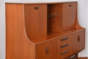 北欧家具　G-PLAN(ジープラン)チーク材サイドボード(サイドキャビネット、リビングボード)