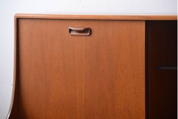 北欧家具　G-PLAN(ジープラン)チーク材サイドボード(サイドキャビネット、リビングボード)