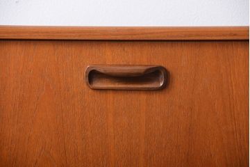 北欧家具　G-PLAN(ジープラン)チーク材サイドボード(サイドキャビネット、リビングボード)