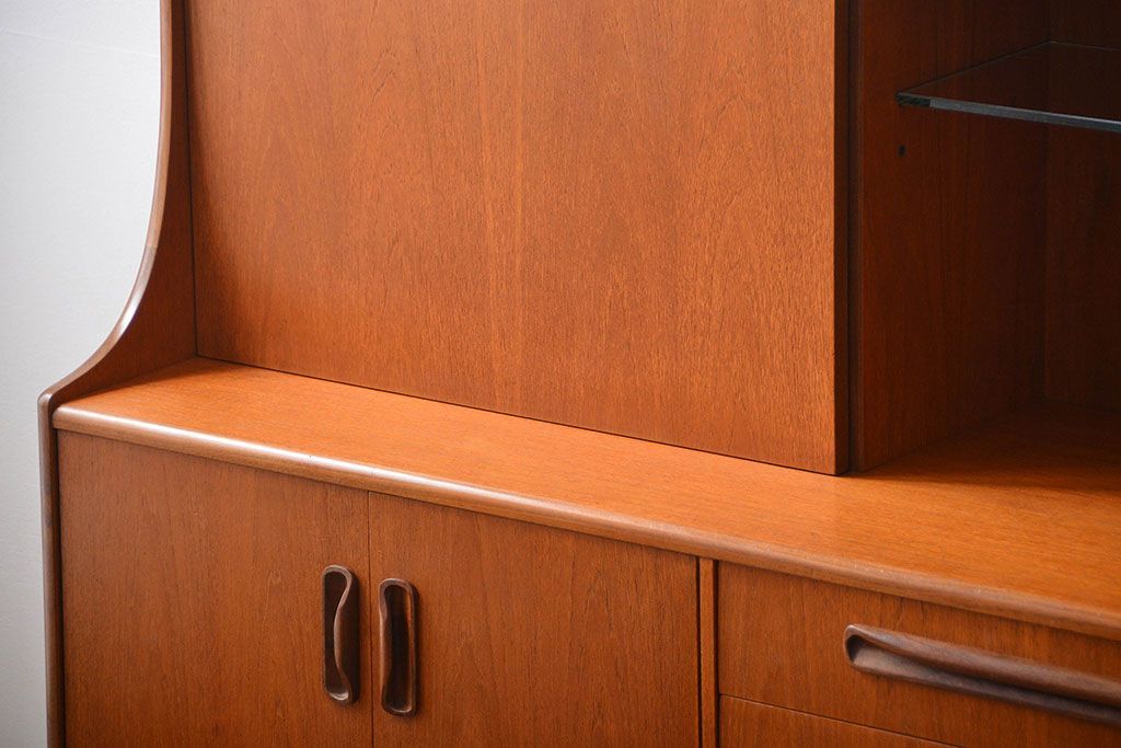 北欧家具　G-PLAN(ジープラン)チーク材サイドボード(サイドキャビネット、リビングボード)