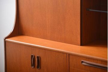 北欧家具　G-PLAN(ジープラン)チーク材サイドボード(サイドキャビネット、リビングボード)