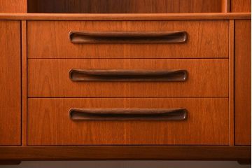 北欧家具　G-PLAN(ジープラン)チーク材サイドボード(サイドキャビネット、リビングボード)